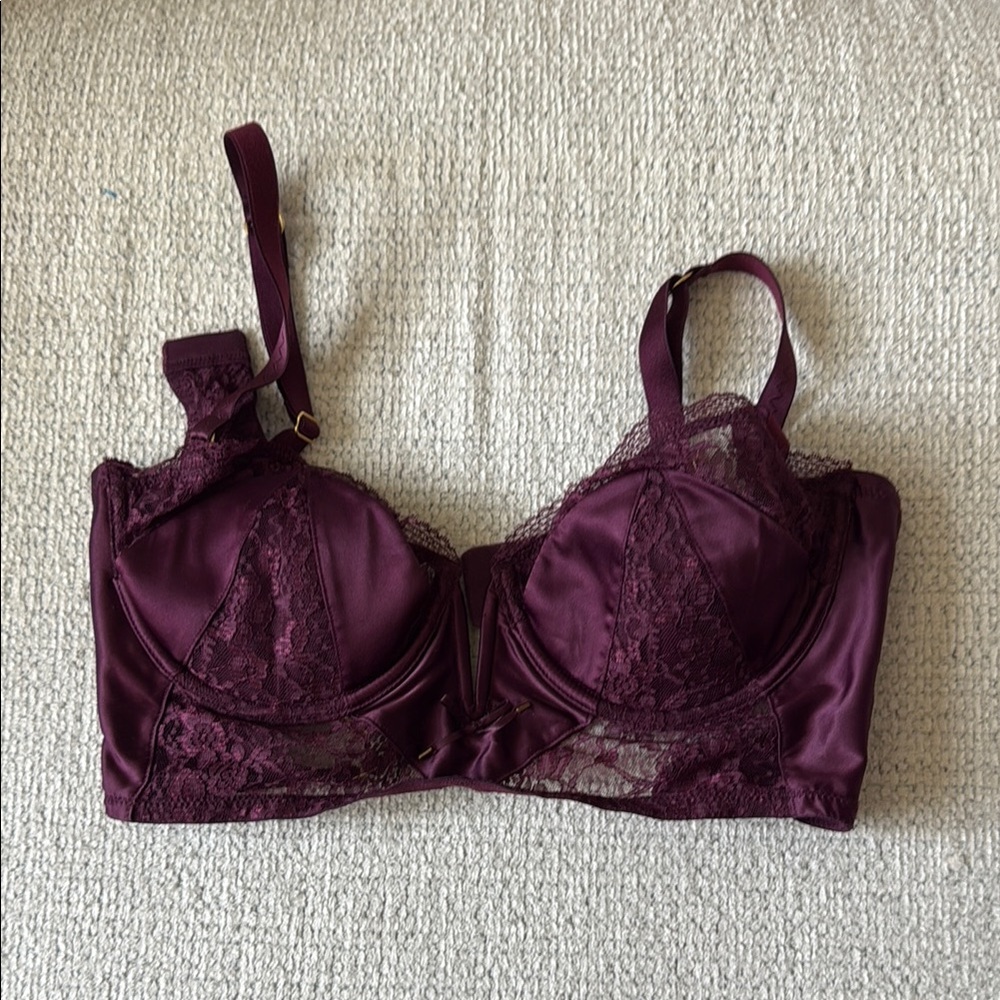 Victoria’s Secret Elegant Lace Trimmed Burgundy Bra size 34D